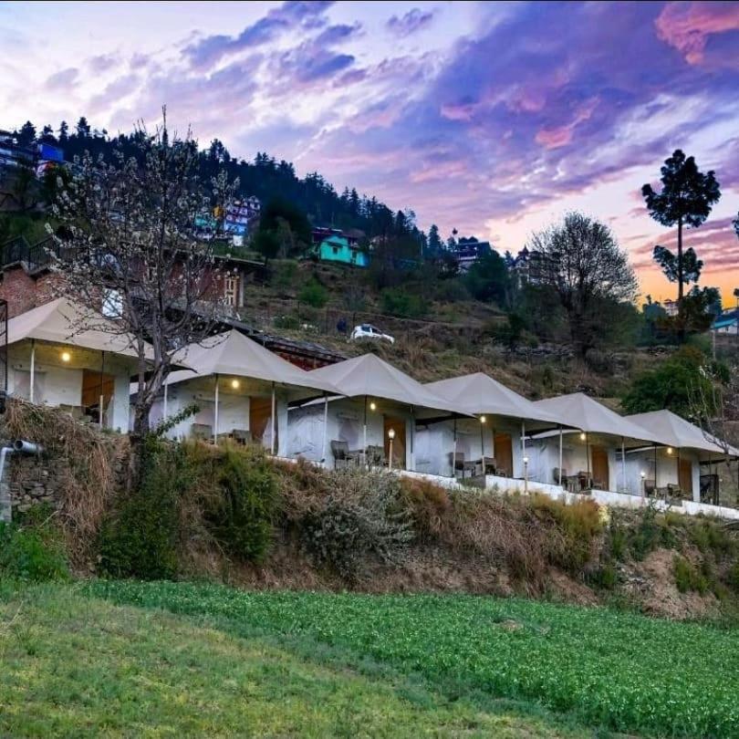 Dawn N Dusk Glamping Tents With Quintessential Valley View Panzió Csail Kültér fotó